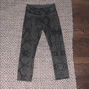 Lululemon cropped leggings